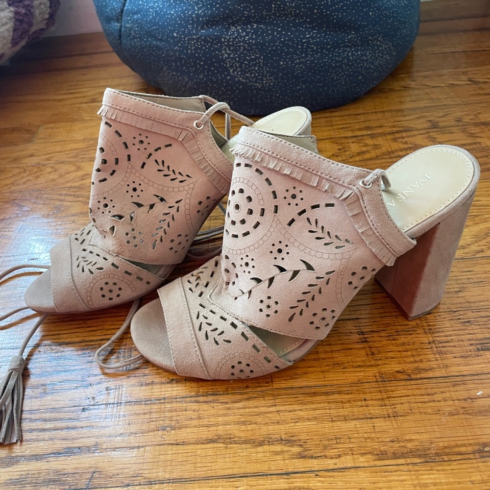 Ivanka Trump heels - size 9